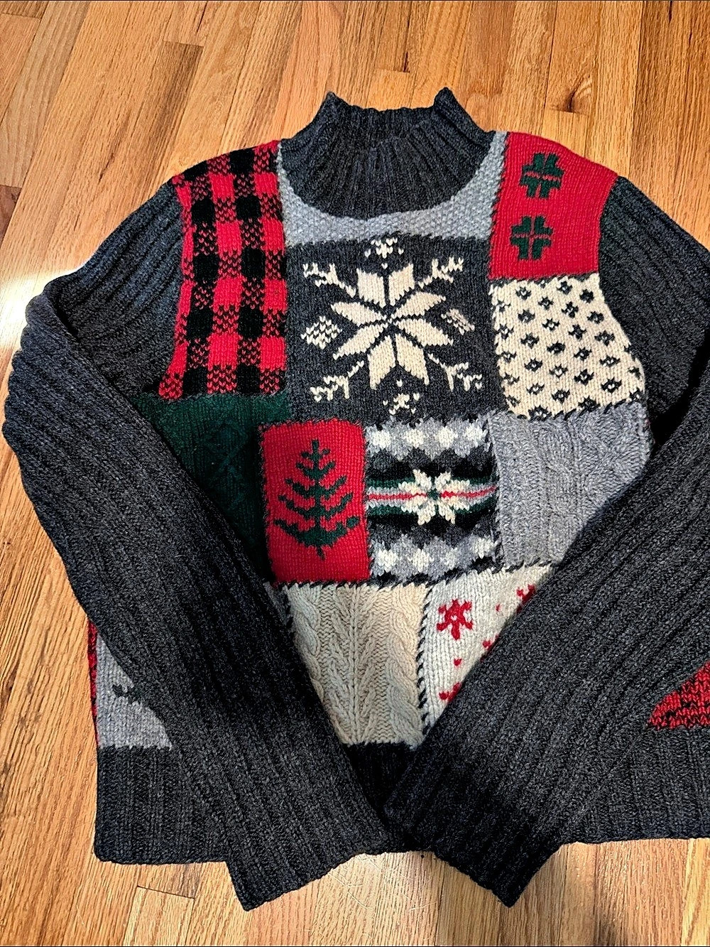 Ralph Lauren Exclusive Hand Knit Patchwork Snowflake Lambswool Sweater Medium